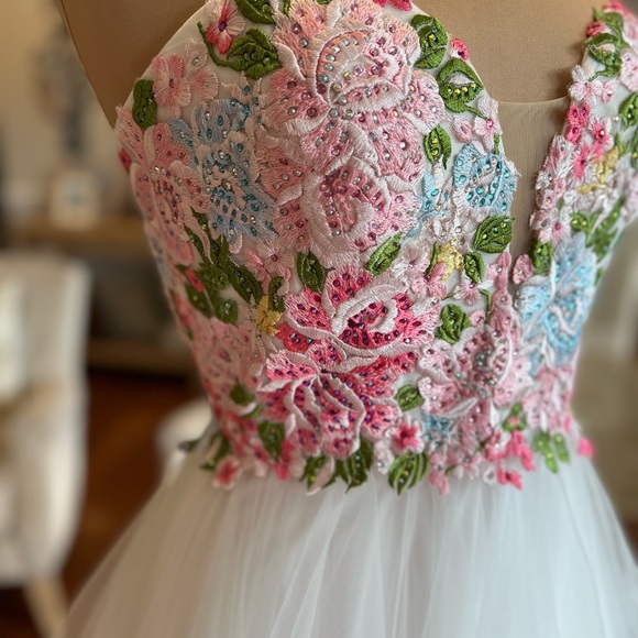 Gorgeous Camille La Vie ball gown dress perfect for prom, sweet 16th and formal - Picture 8 of 11